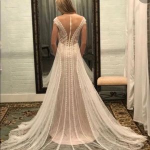 NEW w/out tags Chic Nostalgia wedding gown/dress